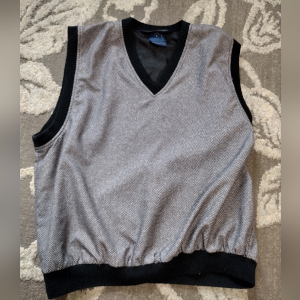 Sunderland of Scotland black and white vest